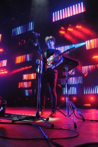 Alt-J und Hundred am 19.11.2015 Mitzubishi Electric Hall in Düsseldorf